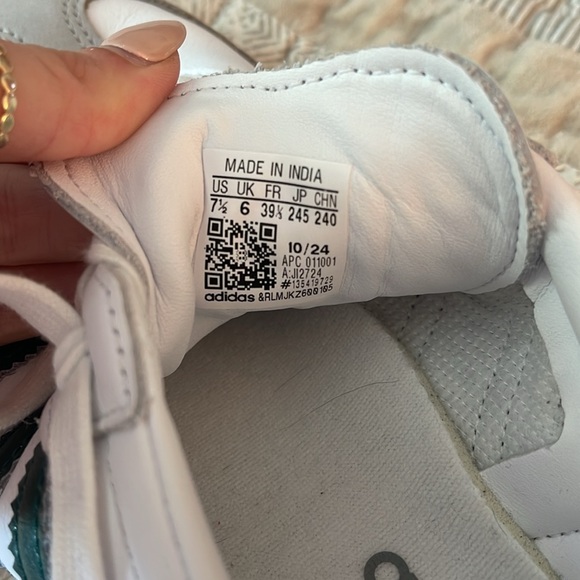 Adidas Samba White and Green Sneakers - Like New!! - Picture 5 of 5